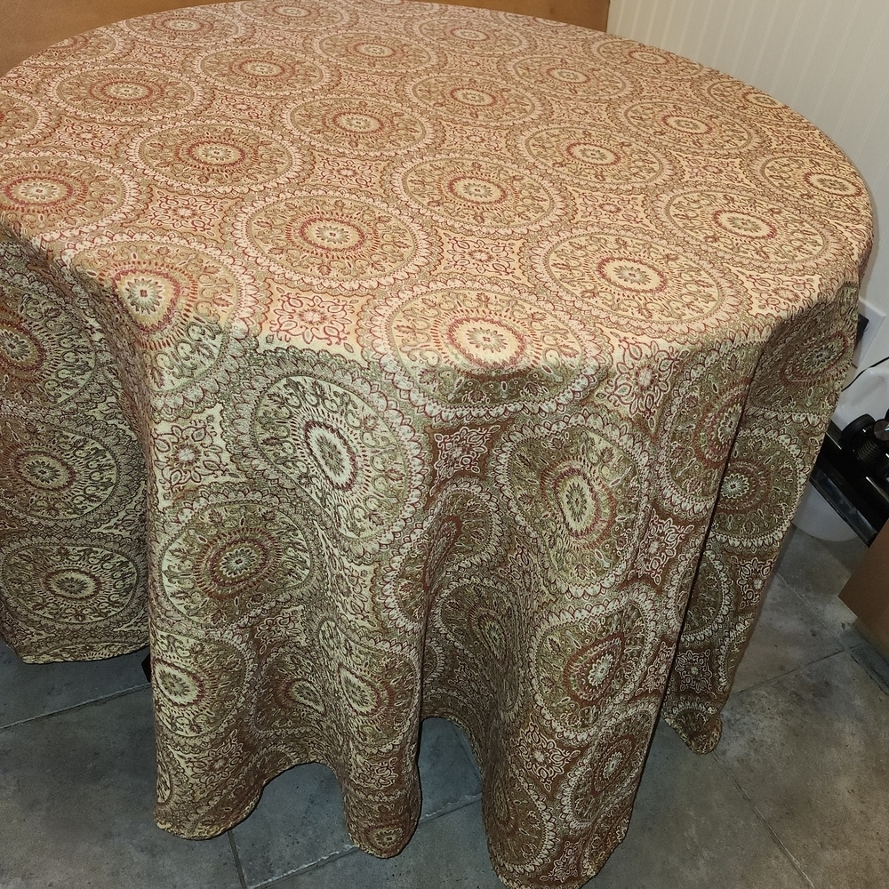 Mackenzie childs eighty inch brocade Tablecloth Gold and red - Picture 2 of 4